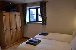 Jupiters Barn Slides 06